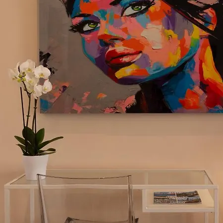 Boutique 32 *